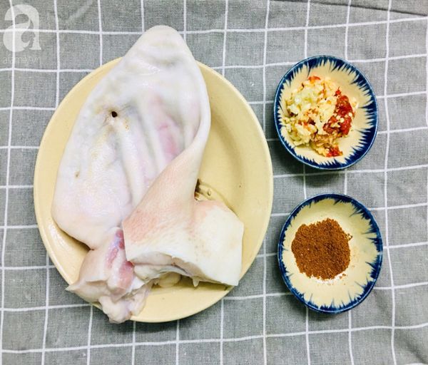 gion-sut-nuc-thom-tai-heo-khia-nuoc-dua-kieu-moi-1_f3b350eb7d7043619d30c1d6e2158d8e_grande-1 Giòn sựt, nức thơm tai heo khìa nước dừa