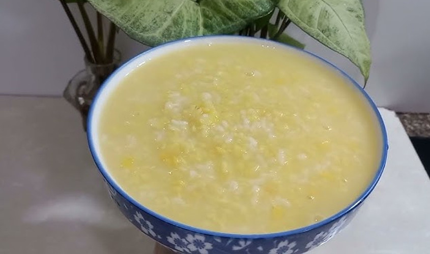 Cháo óc heo đậu xanh, một công thức óc heo làm món gì cho bé giúp bổ sung protein.