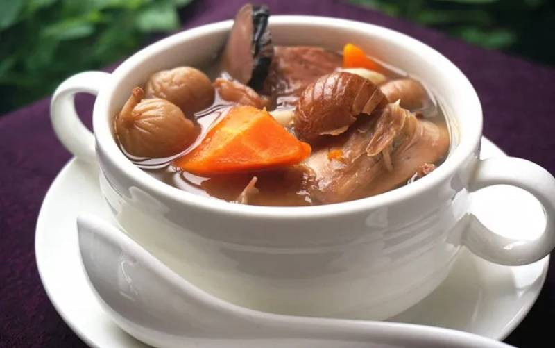 Món heo rừng hầm thuốc bắc bổ dưỡng, thanh đạm