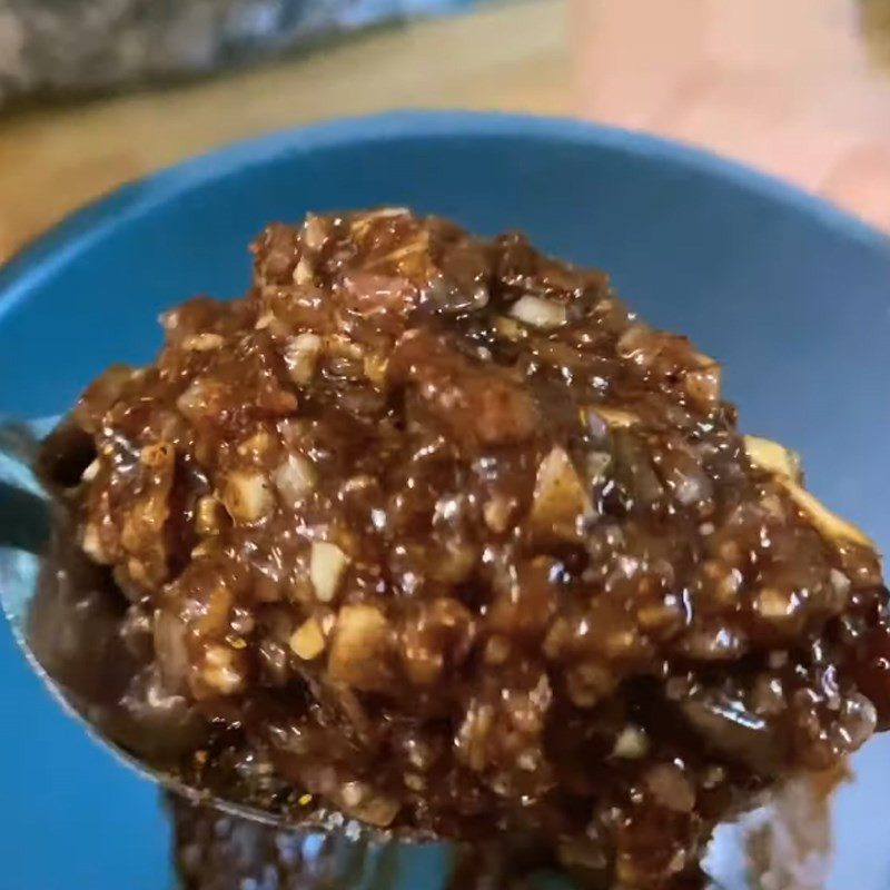 Sốt ướp đậm đà cho món chân giò muối chiên giòn